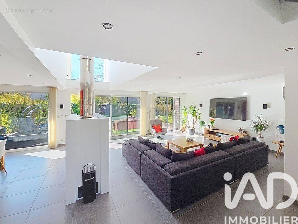 Photo 1 - Maison à L'ETANG-LA-VILLE