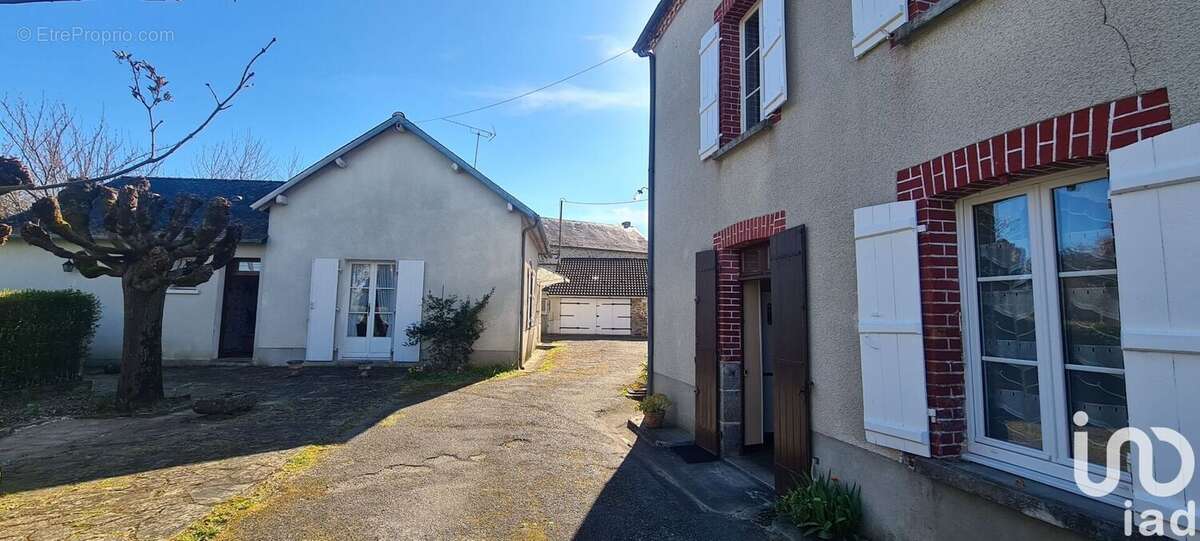 Photo 2 - Maison à MAGNAC-LAVAL