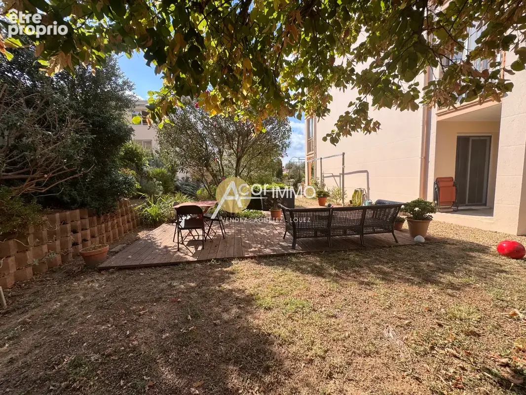 Sanary  proche centre  Appt T3 avec une terrasse de 36 m 2 ainsi que  d' un  magnifique jardin arboré - photo 14