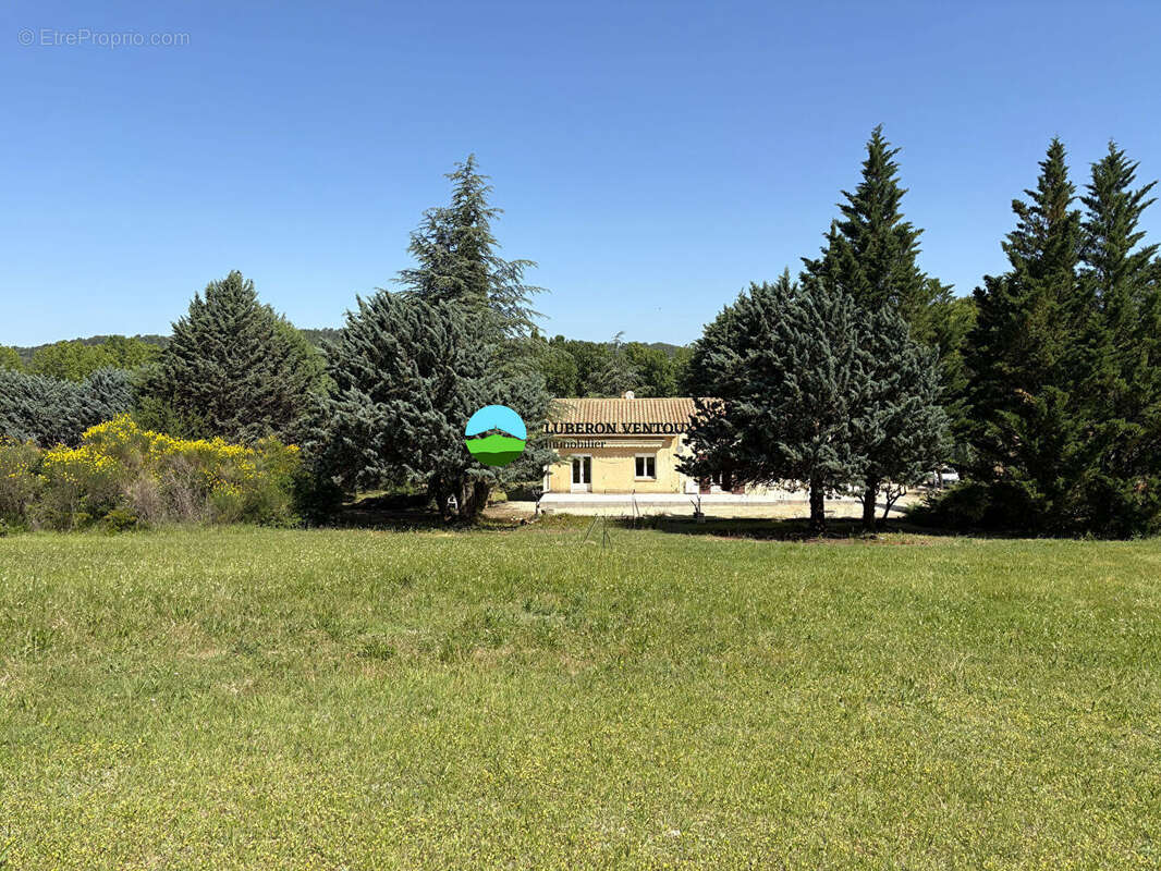 Villes sur Auzon, maison à rénover avec 2 dépendances et piscine sur parcelle de plus d'un Ha - photo 2