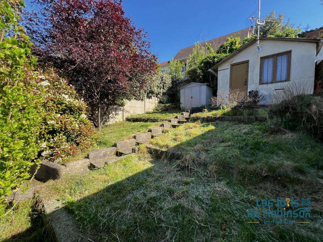 Terrain à LE PLESSIS-ROBINSON