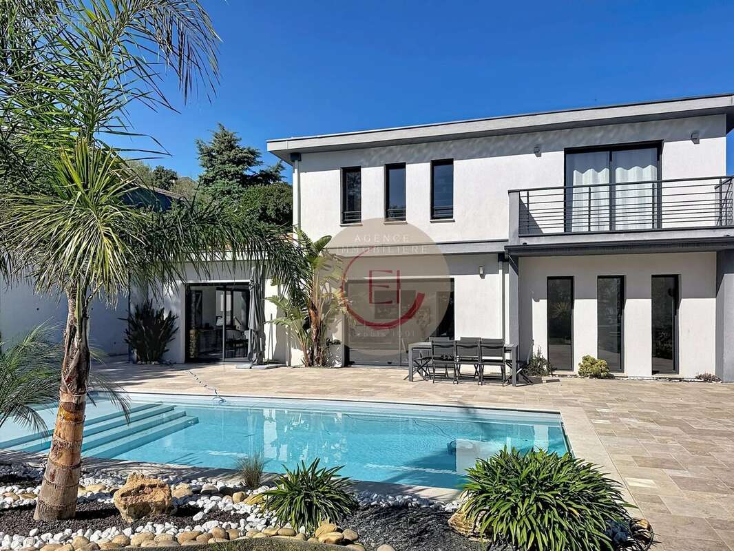 Maison à LES ADRETS-DE-L'ESTEREL