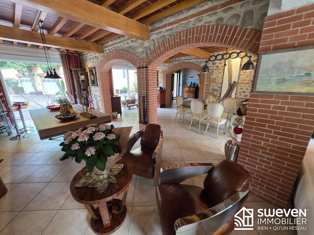 Maison 360 m² à Perpignan  - photo 6