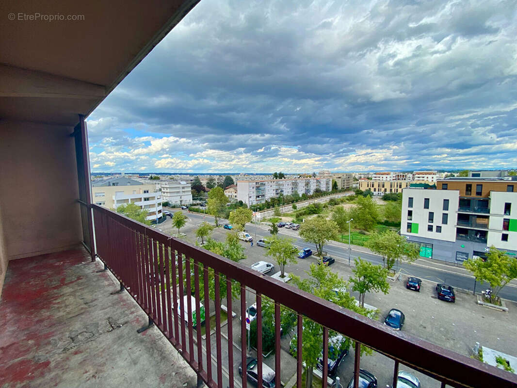 Appartement à BRON