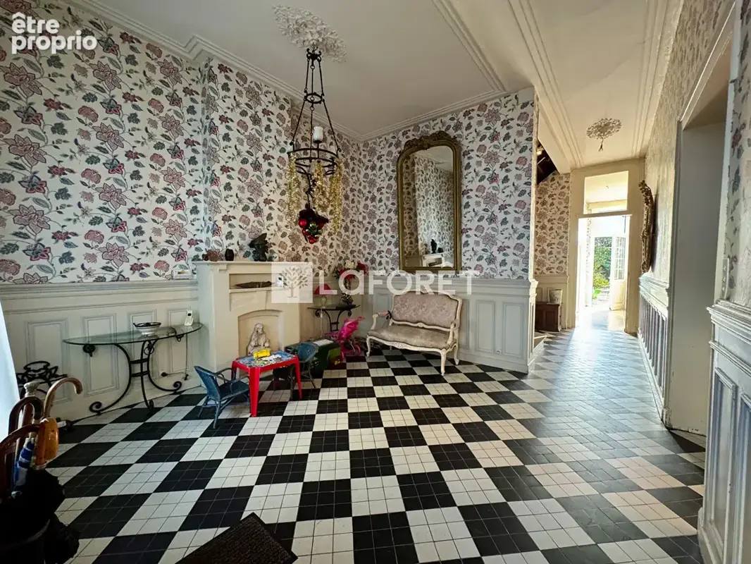 Maison bourgeoise - 6 chambres - jardin - cave - grenier - photo 4