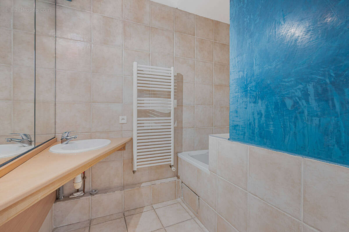 Appartement à PARIS-14E