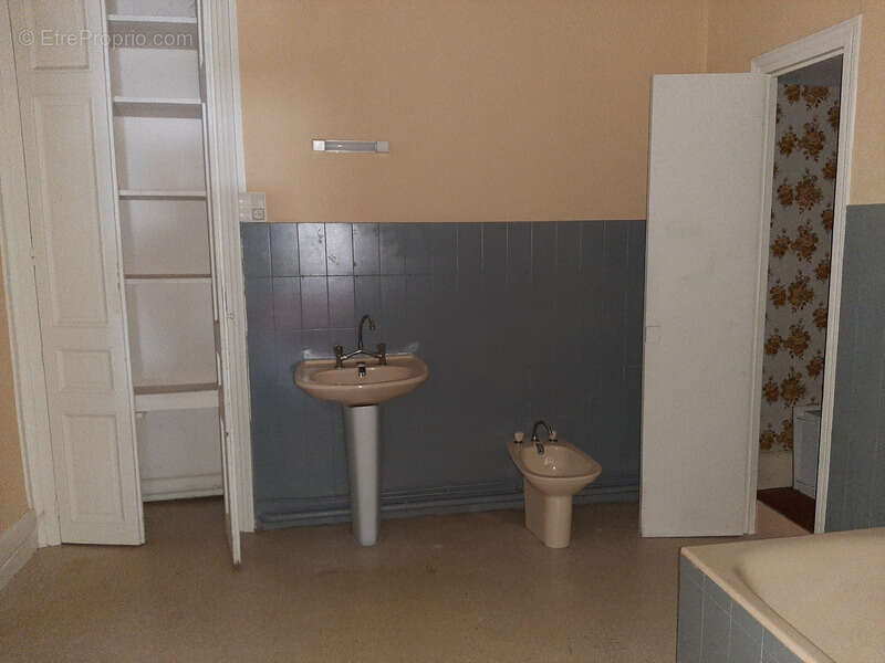 Maison à GUEUGNON