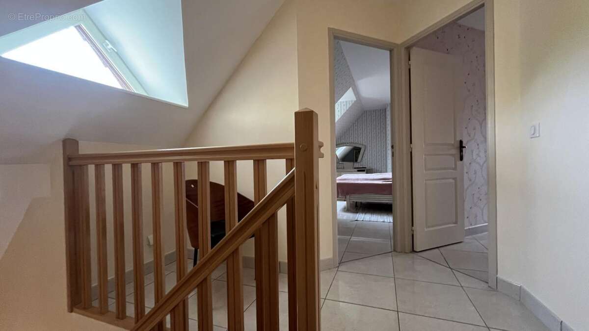 Maison à SAINT-HILAIRE-EN-MORVAN