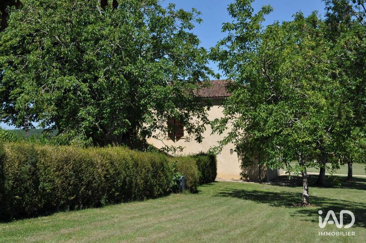 Maison 343 m² à Sainte-Foy-De-Longas  - photo 7