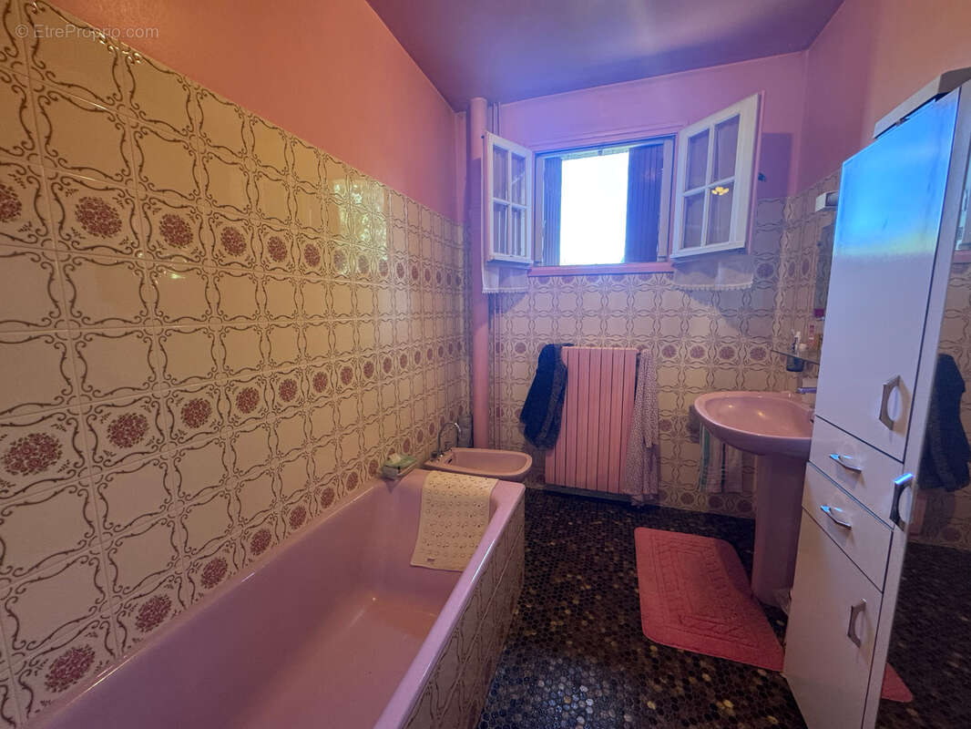 Maison indépendante avec terrain, garage et 6 chambres - vue dégagée - photo 19
