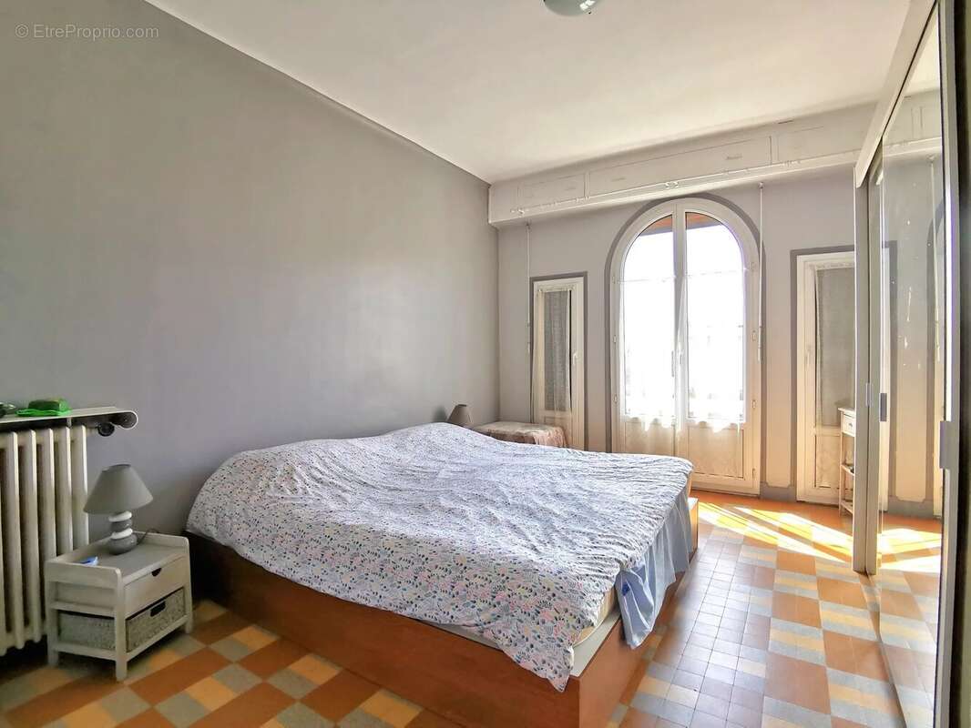 Maison à SAINT-LAURENT-DU-VAR