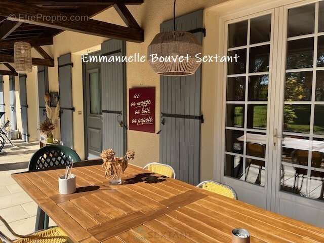 Maison en pierres, 4 chambres, 2 sde, garage, car-port, atelier, véranda, sur 4750 m2 clos. - photo 17