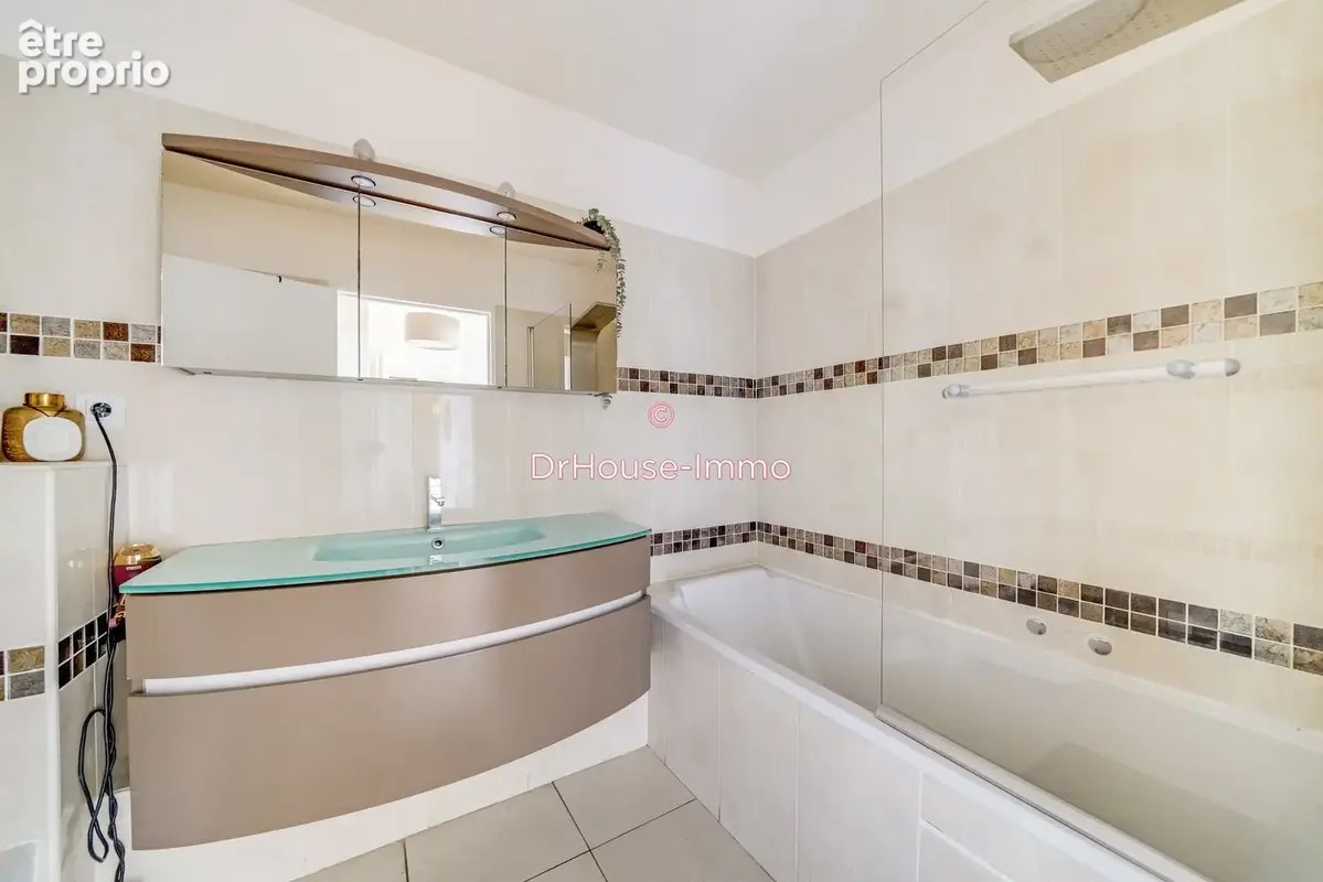 Appartement 5 pièces 103 m² à vendre à Les Lilas (93260) - photo 9