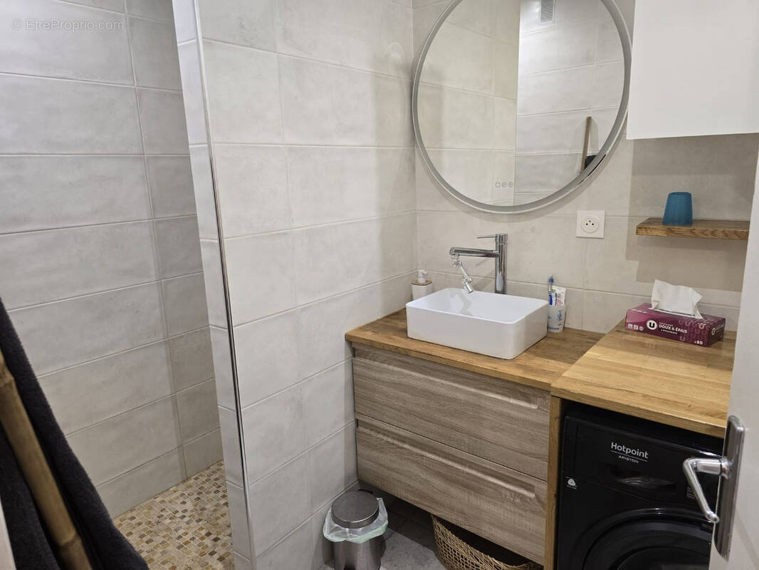 Appartement à COURBEVOIE