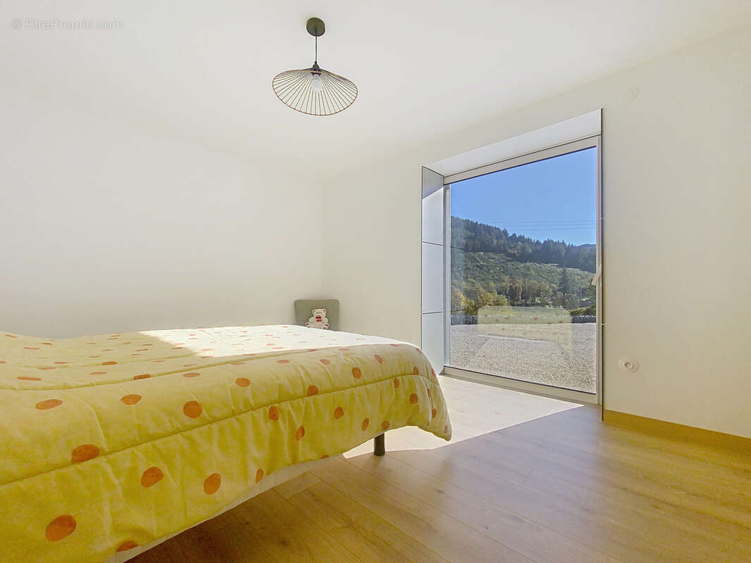 Maison à CHAMBOST-ALLIERES