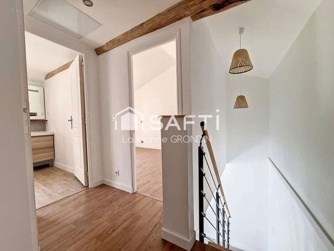 Maison 146 m² à Colombiers  - photo 8