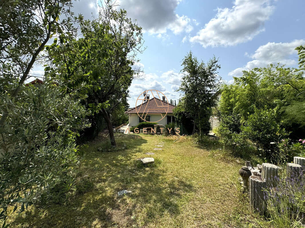 Maison 108 m² à Louvres  - photo 8