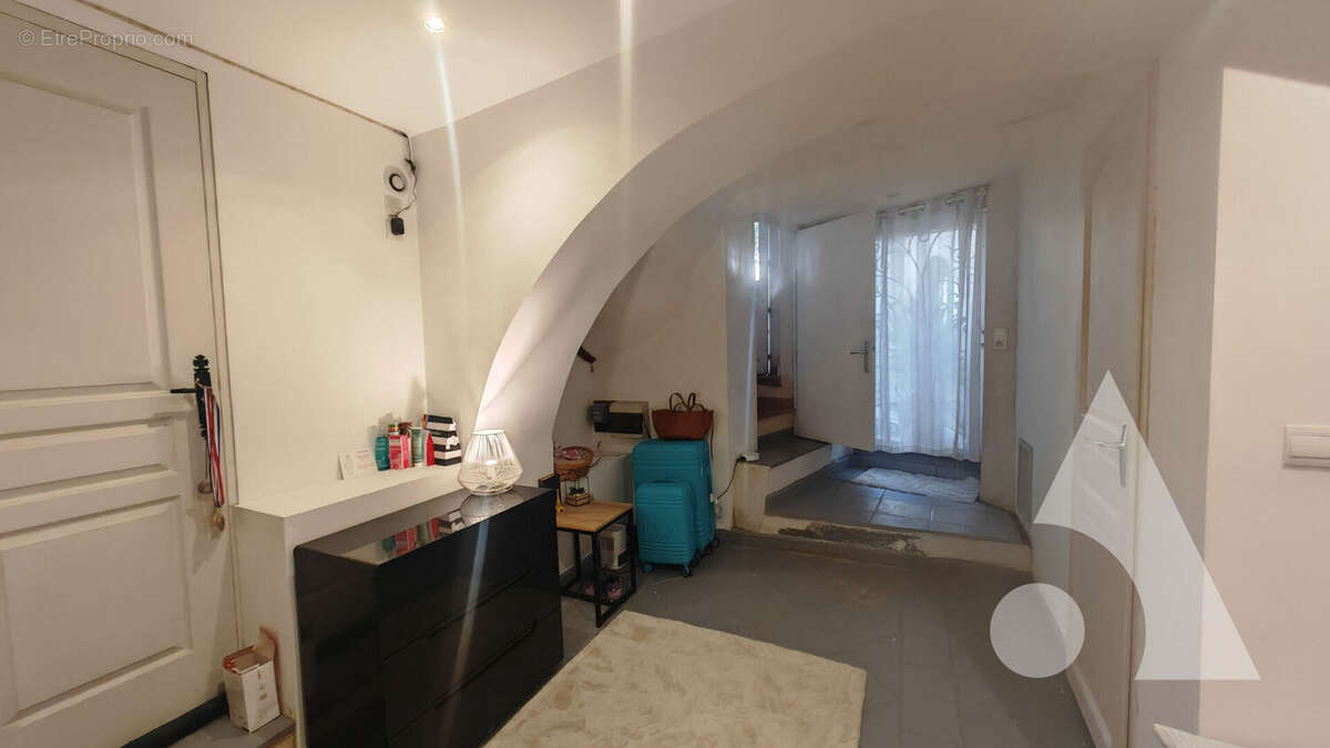 Maison à ROQUEBRUNE-SUR-ARGENS