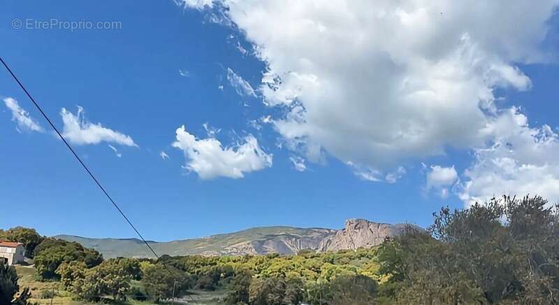 En CORSE, proche AJACCIO, aux portes du village d'AFA, grande maison familiale de 168m2,  terrain arborés de 2300 m2 - photo 21