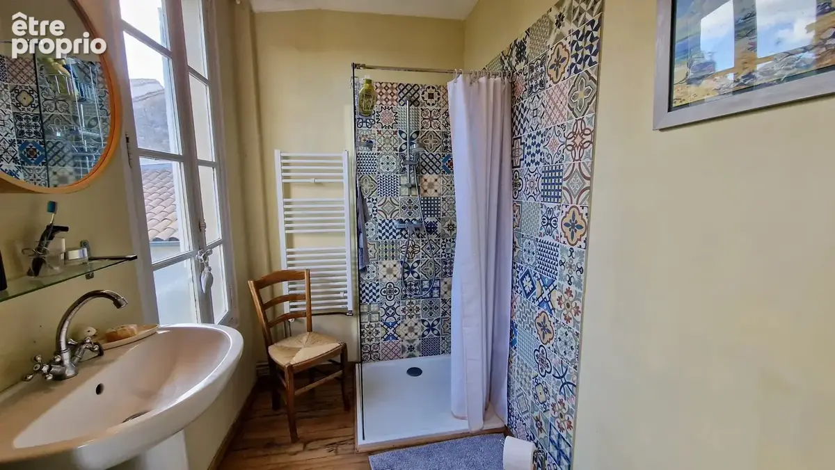 Belle Maison de 4 Chambres avec Piscine et Jardin sur tout le Pourtour - photo 17
