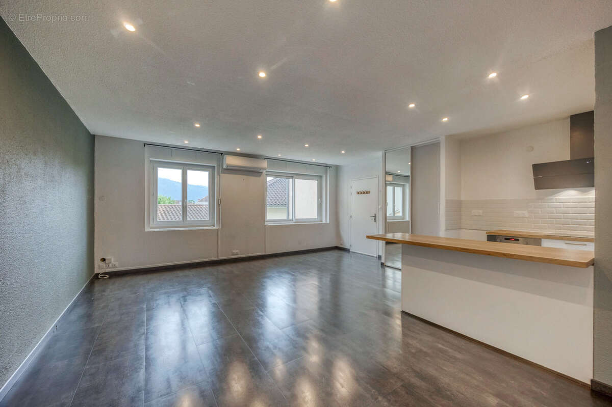 Appartement à MOIRANS