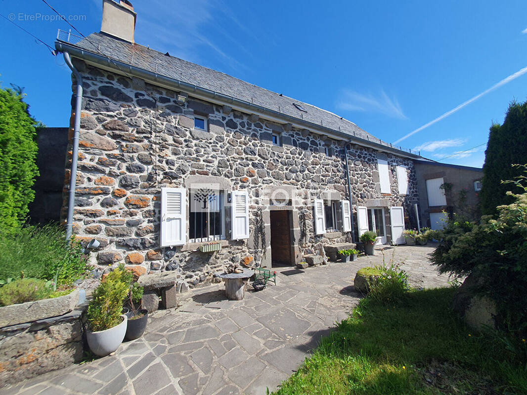 Maison à LAVEISSENET