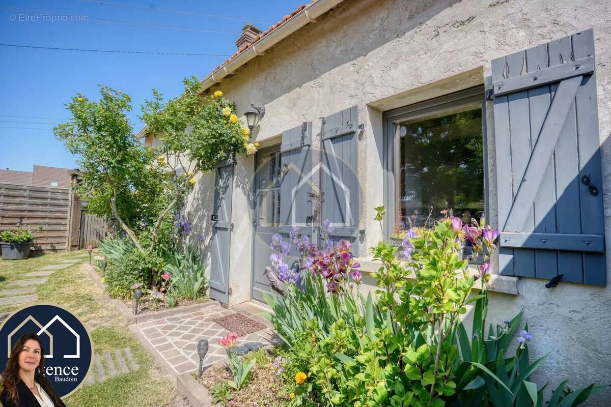Maison à LA BOISSIERE-ECOLE