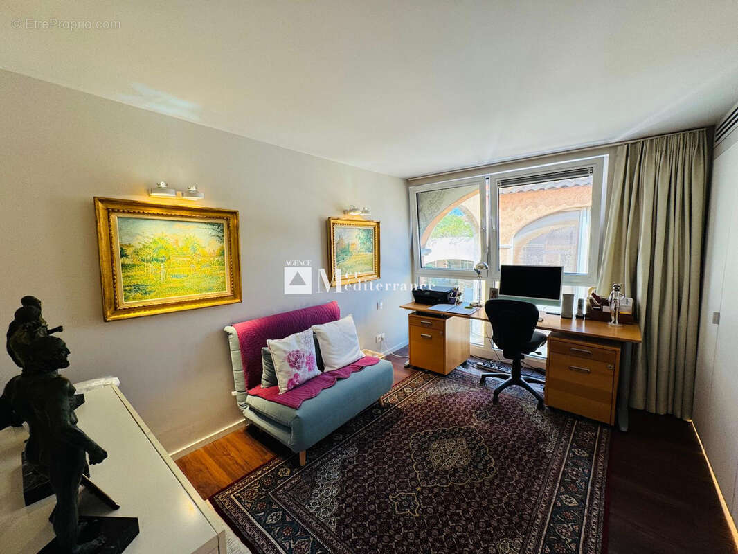 Appartement à COGOLIN