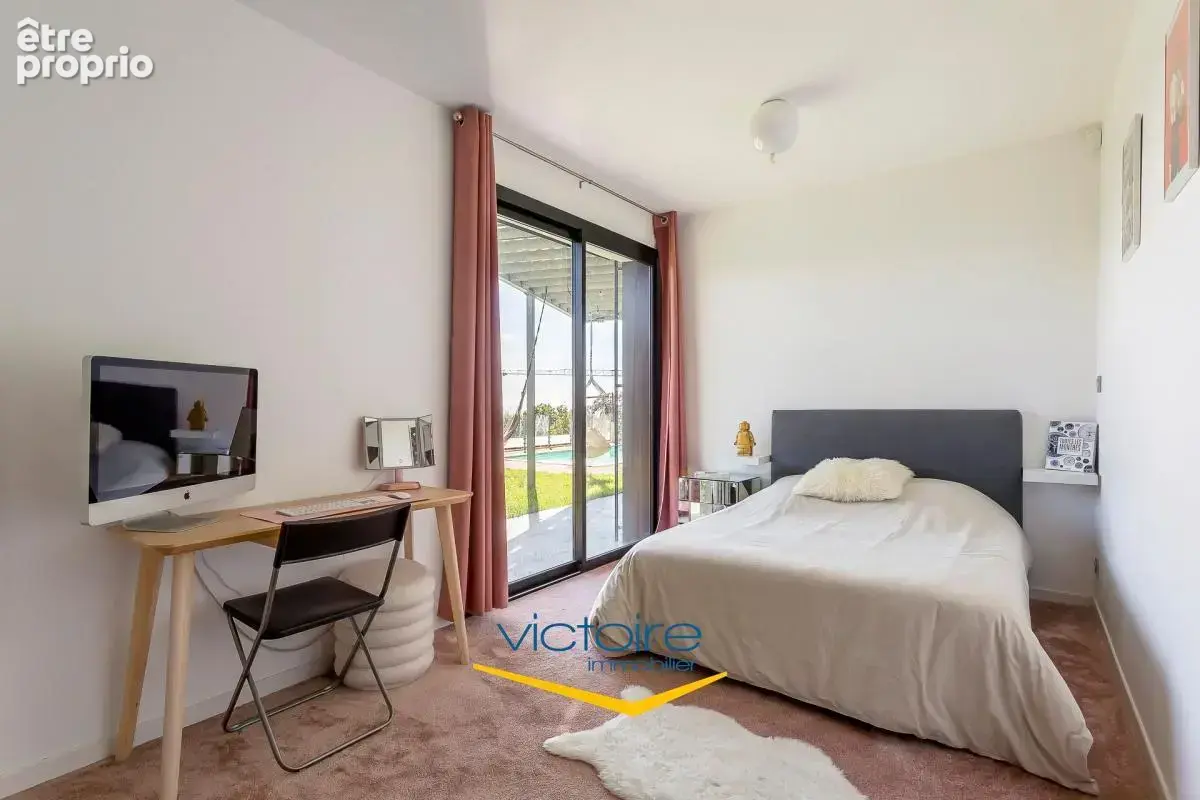 Exclusivité - Maison et adresse de prestige - Vue panoramique sur la Skyline Lyonnaise - piscine, jacuzzi, cinéma - photo 13