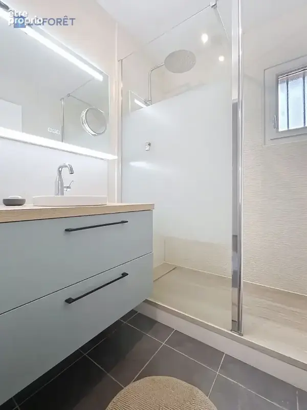 GUIDEL, Maison familiale de 5 chambres avec Vie de Plain Pied, jardin paysagé, et Centre Ville à pieds - photo 10