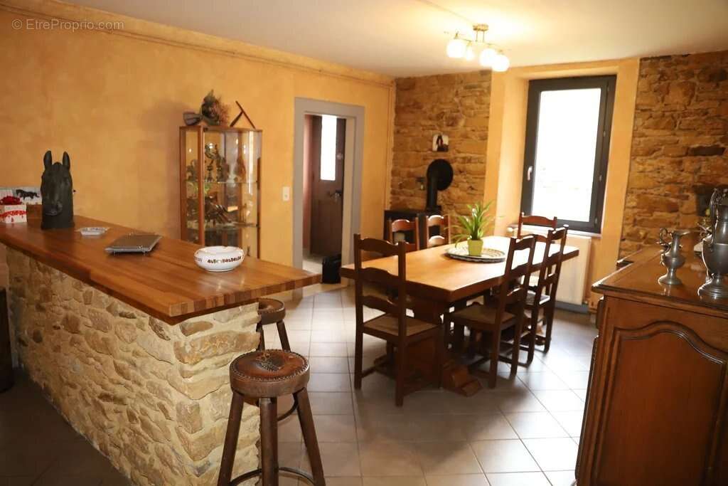 Maison à AURIGNAC
