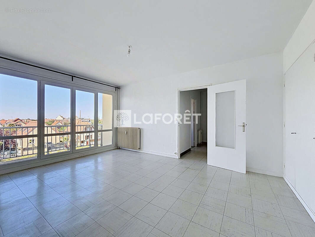 Appartement à OUISTREHAM
