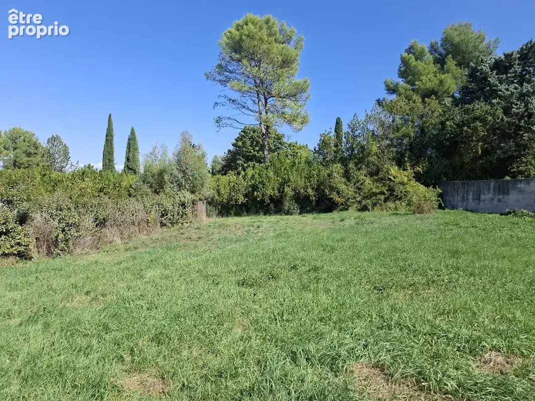 Terrain à VENELLES