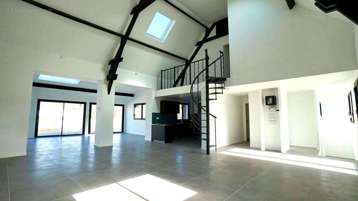 Maison rénovée Gargenville 185 m2 - photo 2