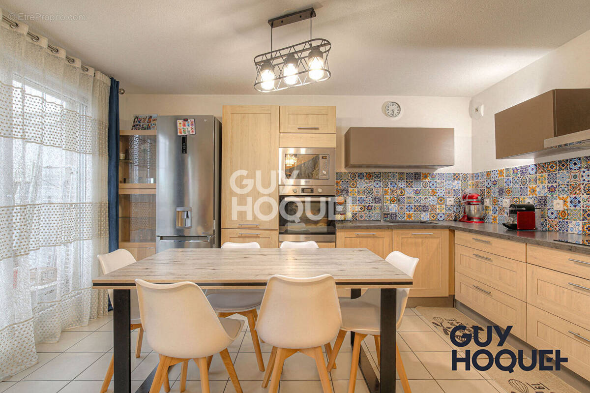 Appartement à RILLIEUX-LA-PAPE