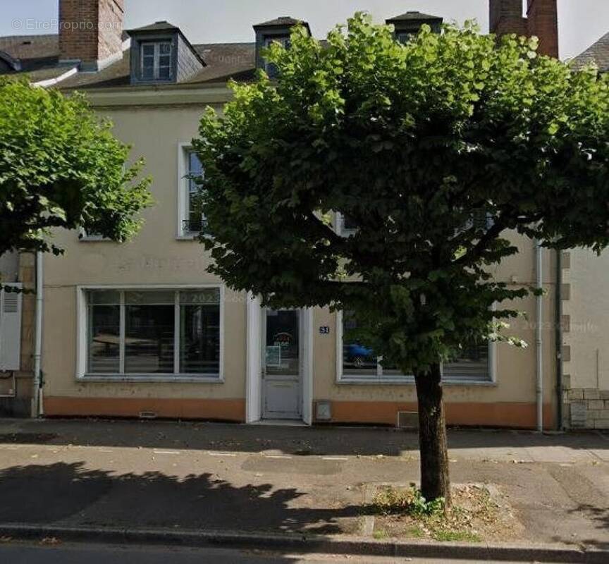 Photo 1 - Commerce à MOULINS