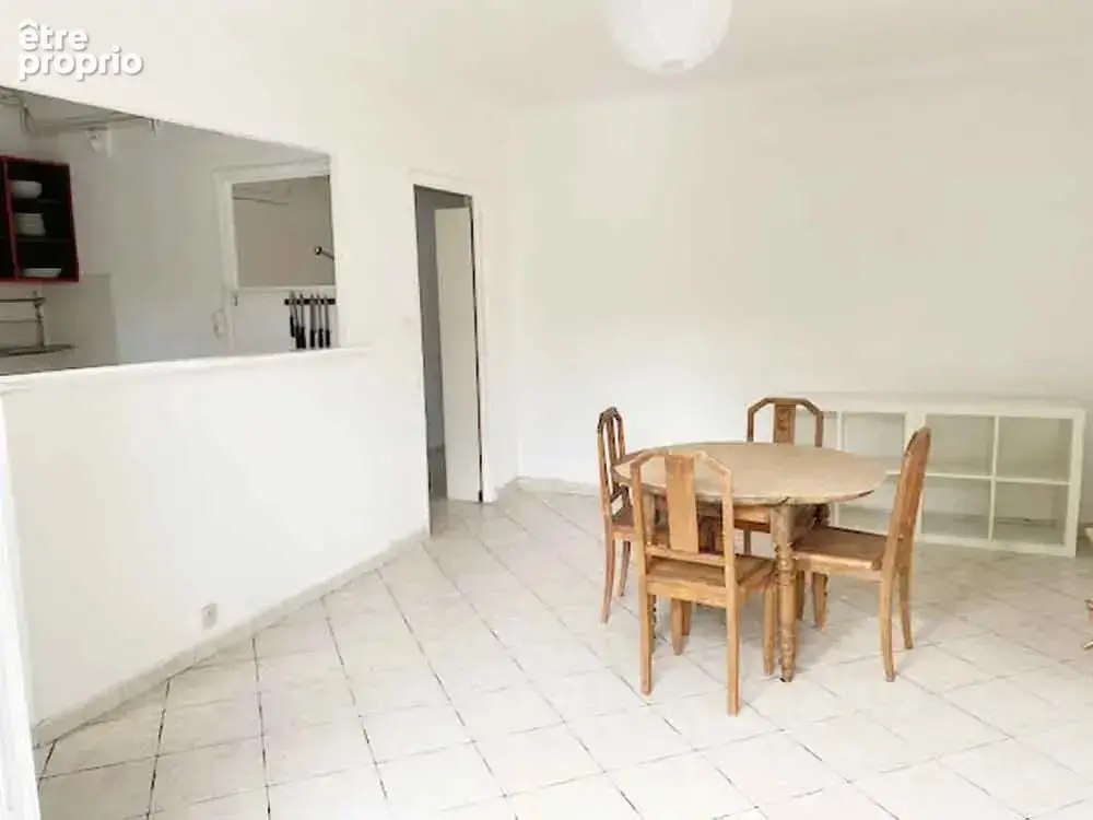 Avignon Intra-Muros, au calme. Appartement P3 avec grand Balcon - photo 3