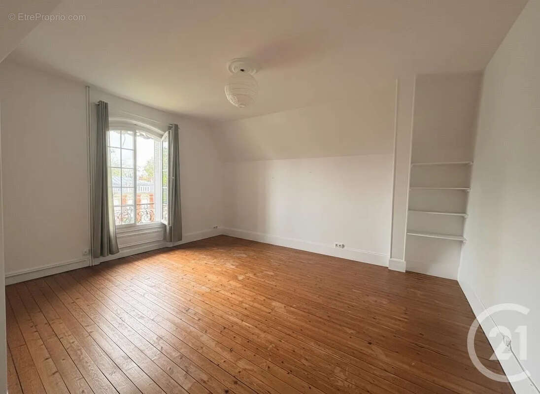 Appartement à ETREPAGNY