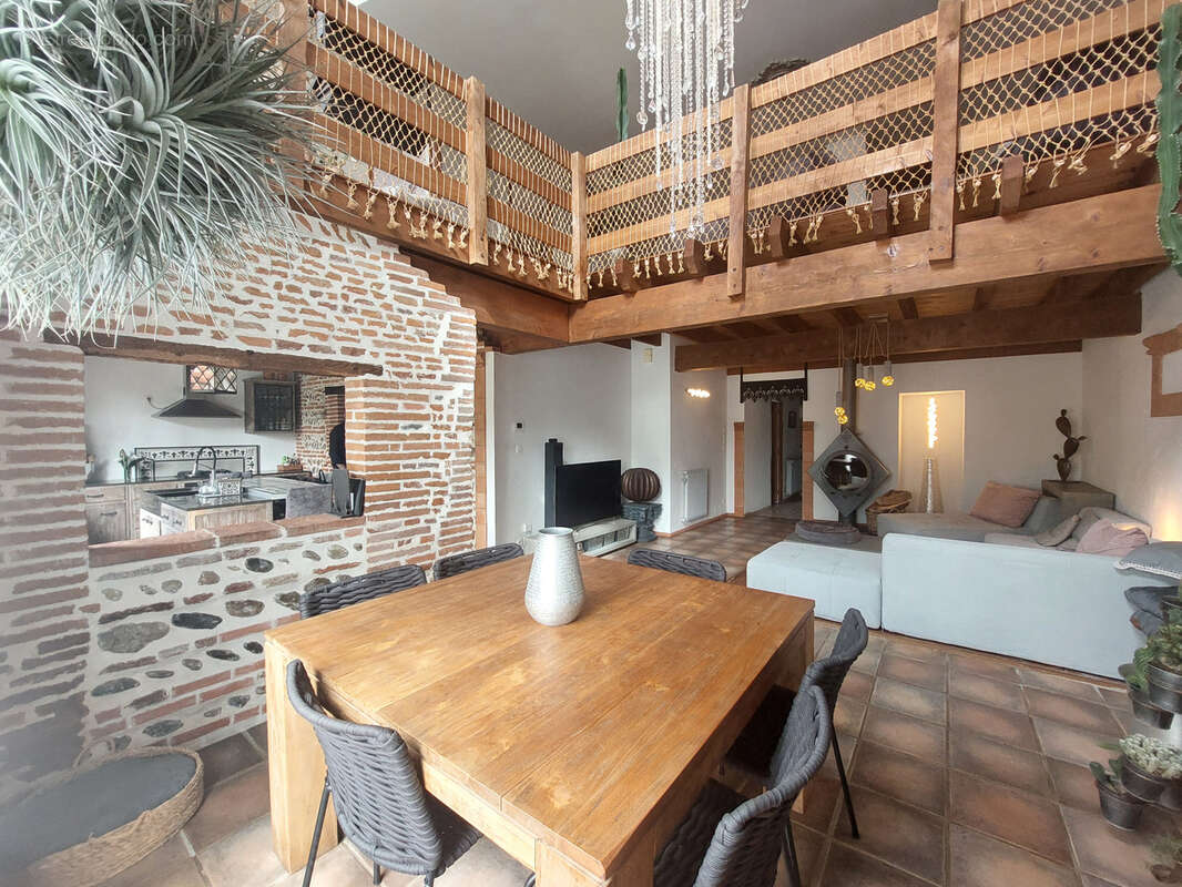 Maison à LAVERNOSE-LACASSE
