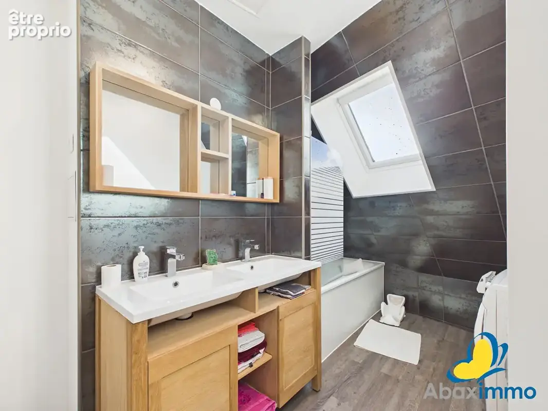 Maison en pierre rénovée avec grandes dépendances - photo 13