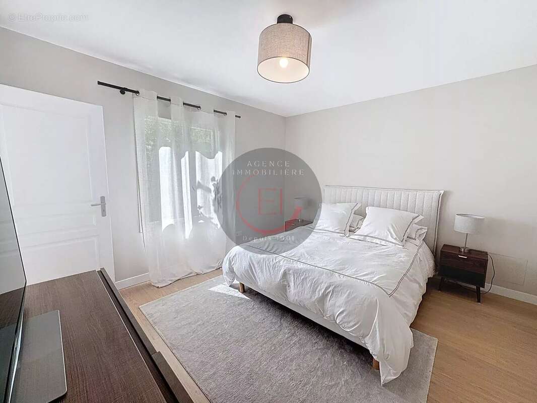 Maison à LES ADRETS-DE-L&#039;ESTEREL