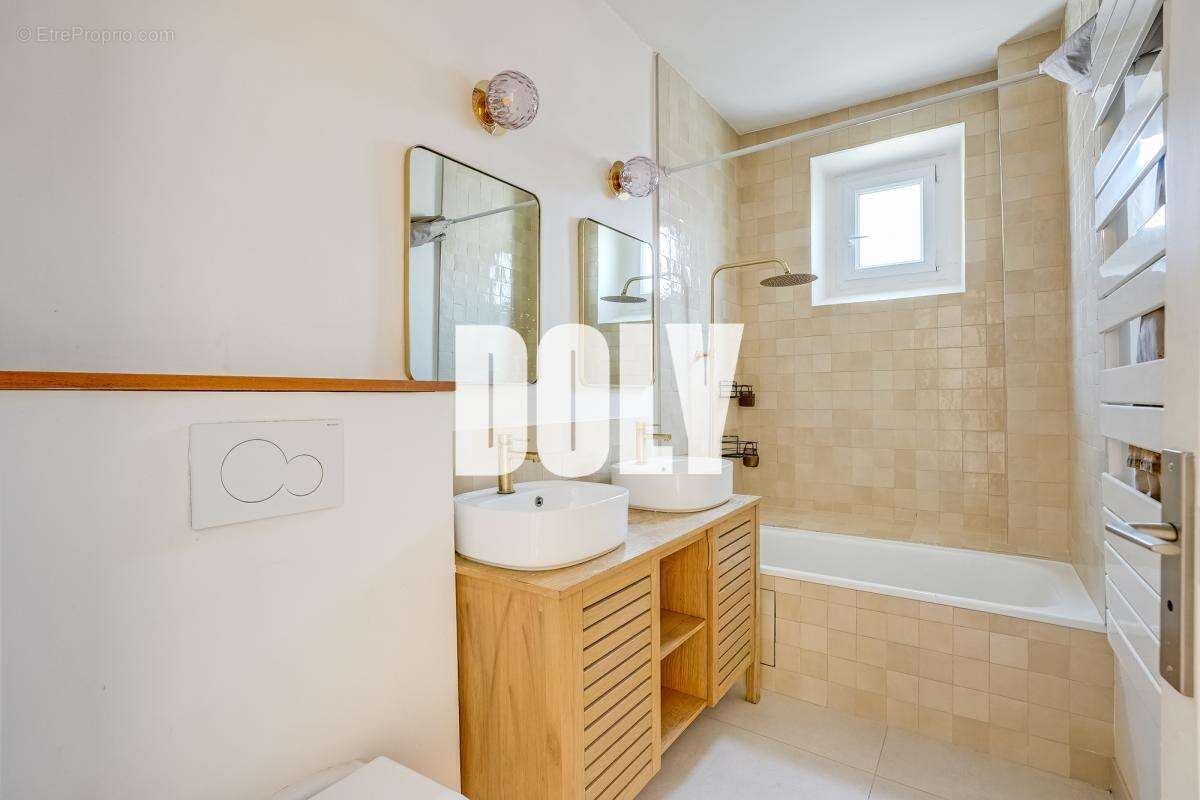 Appartement à PARIS-10E