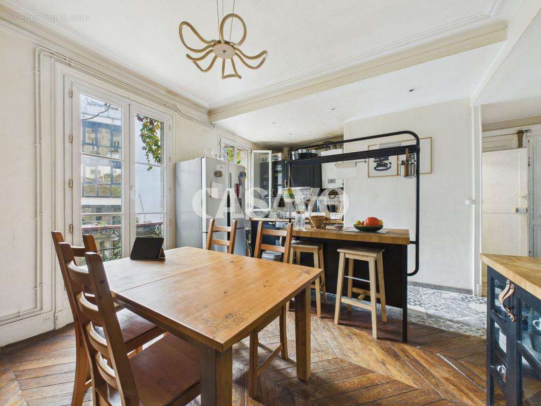 Appartement à PARIS-10E