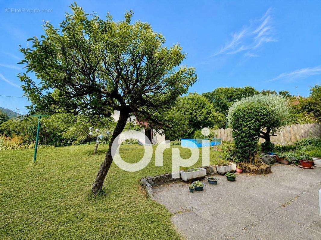 Maison familiale avec jardin et dépendance à Villard-Bonnot - photo 19