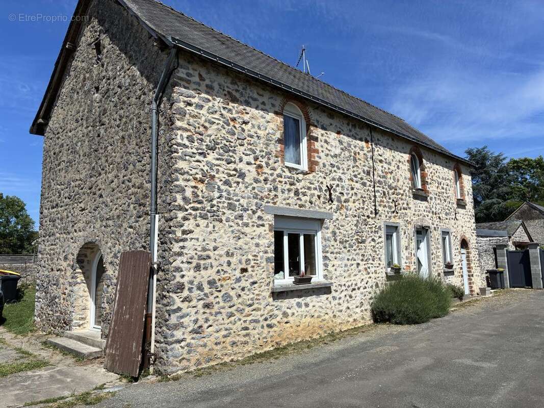 Maison 132 m² à Soulge-Sur-Ouette  - photo 2