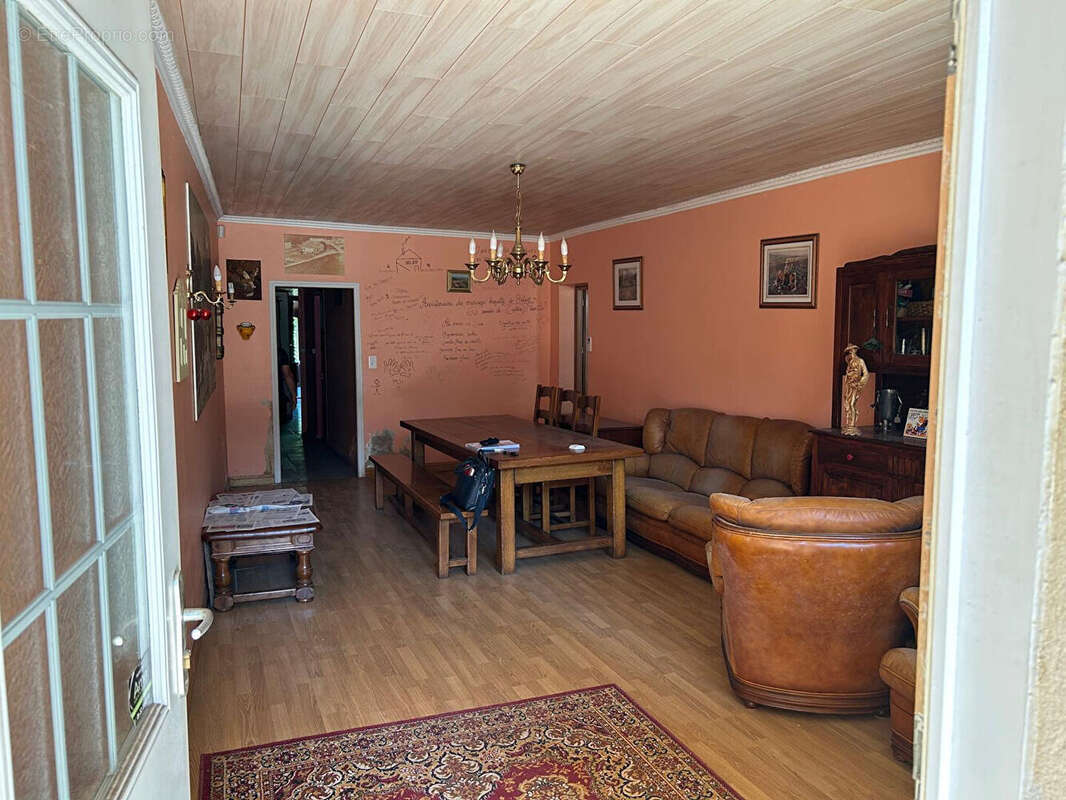 Maison à VIEU-D'IZENAVE