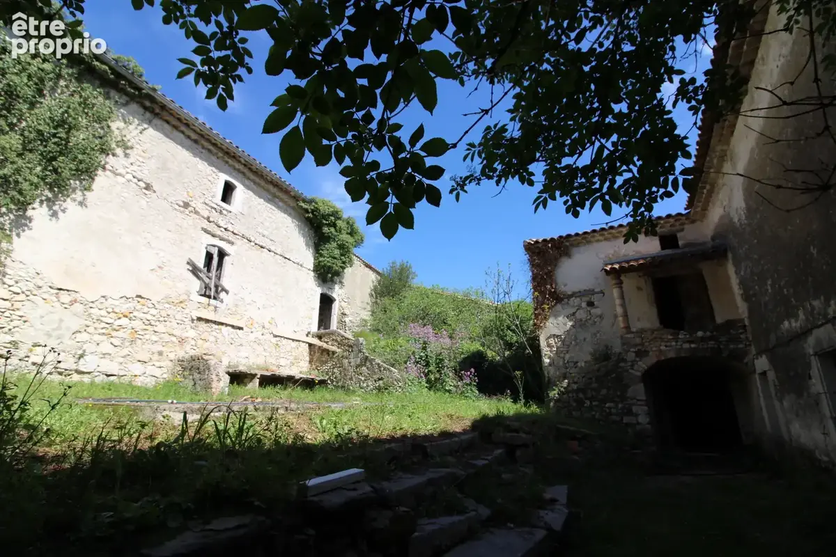 Mas de 2500 m2 sur 26 hectares. - photo 68