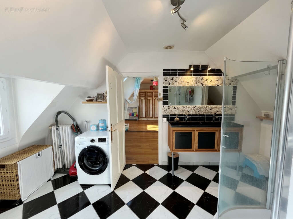 Maison à FONTAINEBLEAU