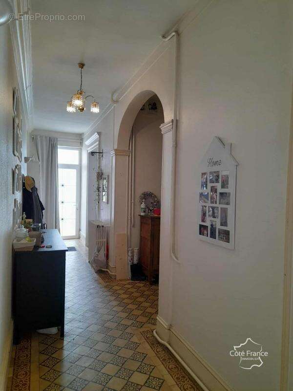 Plus de 300m2 habitables ! - photo 7