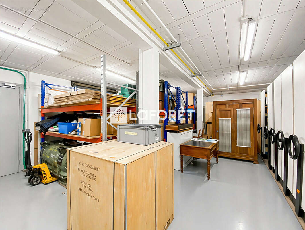 Bâtiment indépendant - Buc - 1232 m2 - photo 7